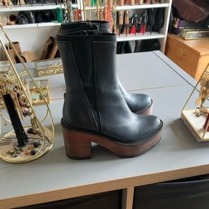 COPY - Plateforme boots . New without box. Grey-black. Brand free People
